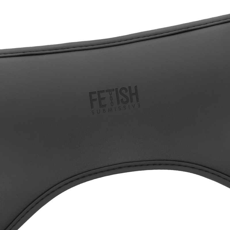 Cyberstrap L — Fetish Submissive