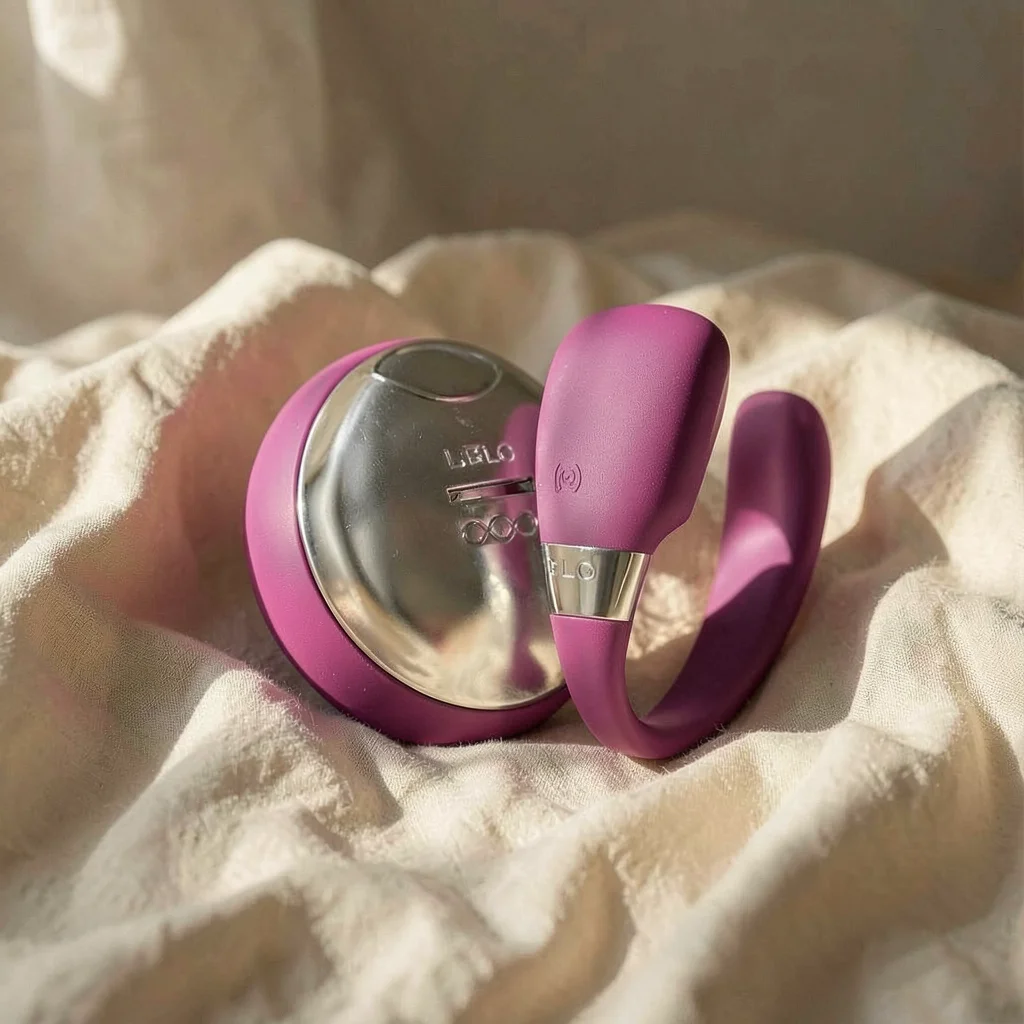 TIANI 3 Insignia Deep Rose — LELO