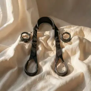 Posizione Gambe Aperte — Fetish Submissive