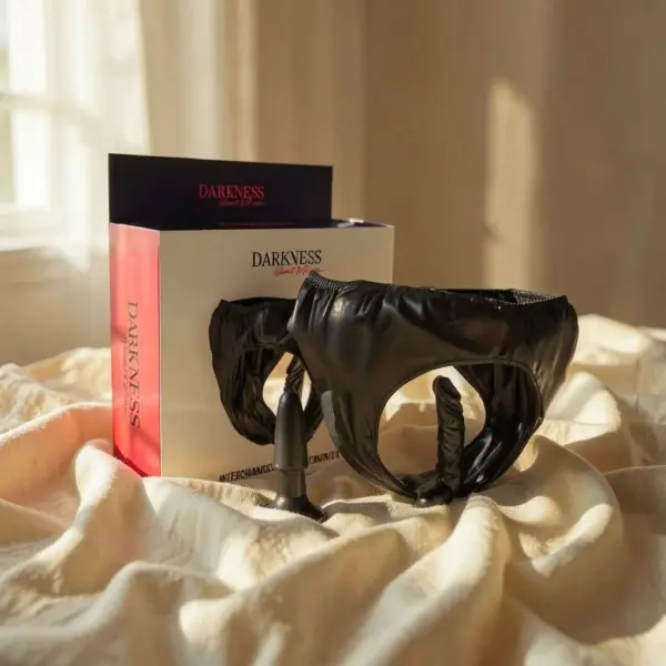 Slip con Plug e Dildo Intercambiabili — Darkness