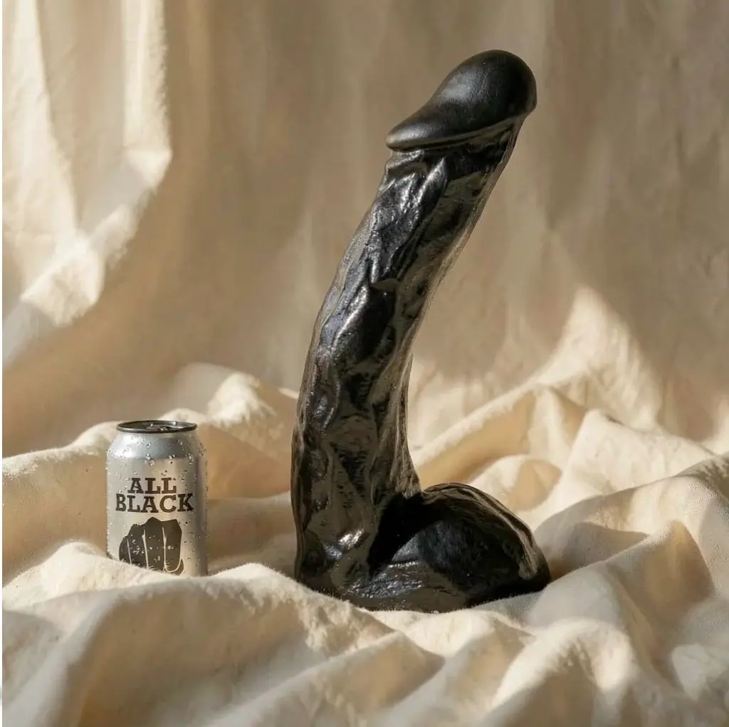 Dong Curvo 28 cm — All Black