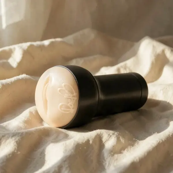 FeelRae Stroker — Kiiroo