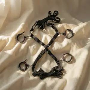 Scandal Bed Cross Restraint — CalExotics
