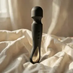 Zenith Light Nera — LUZ by TOYJOY