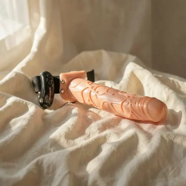 Strap-On Cavo Vibrante con Sfere 27,9 cm — Fetish Fantasy